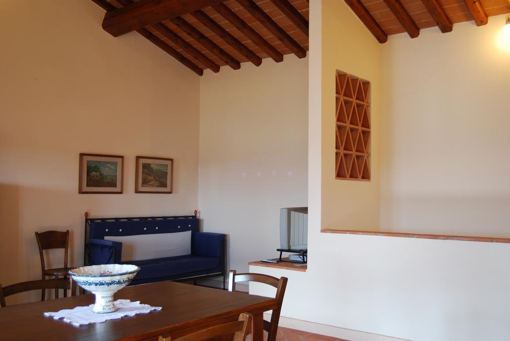 מונטלופו פיורנטינו Francesca Apartment מראה חיצוני תמונה